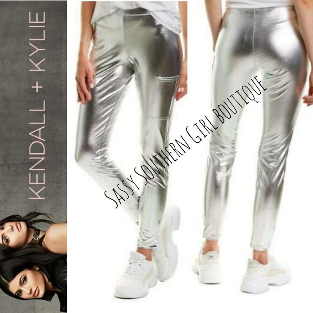 🆕⭐ Kendall+Kylie silver metallic leggings